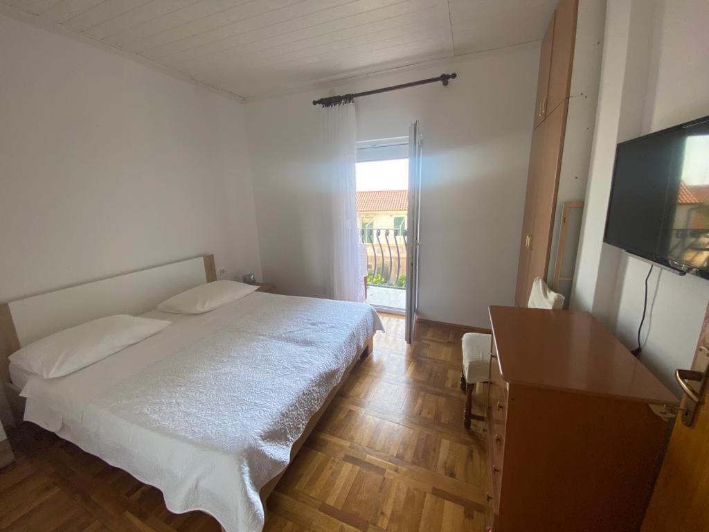 Duje & Roko Apartments Шибеник Екстер'єр фото